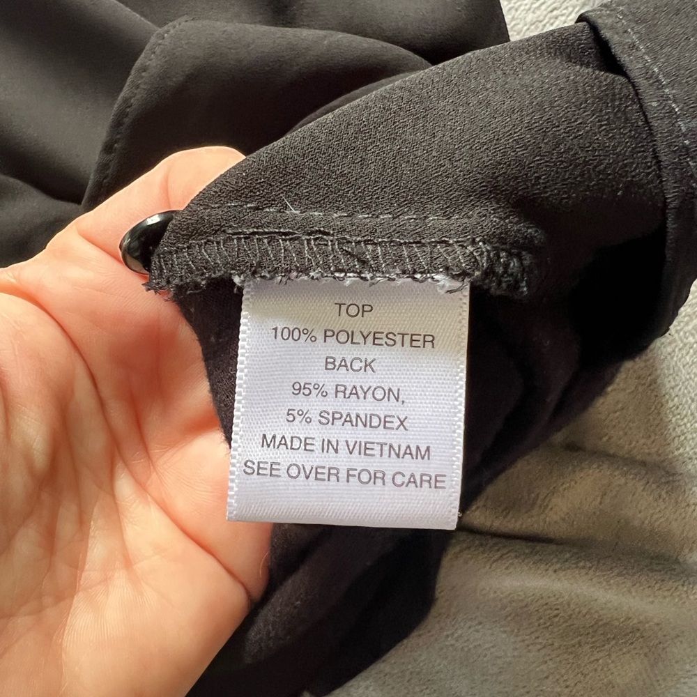 Fortune + Ivy Black Button-Front‎ Tie-Hem Blouse - Picture 4 of 4